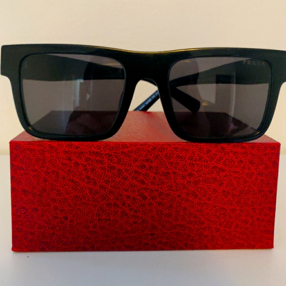 Prada PR 19-WS BLACK - Picture 2 of 7